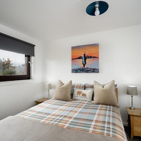 Ness Riverfront Holiday Home - City Centre Inverness Buitenkant foto