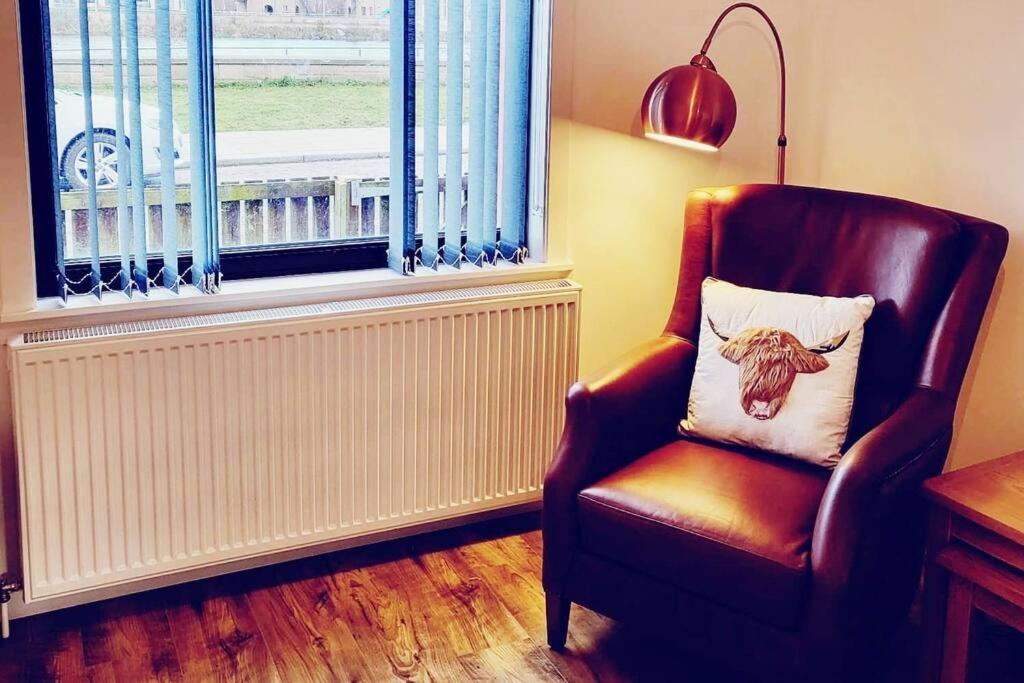 Ness Riverfront Holiday Home - City Centre Inverness Buitenkant foto
