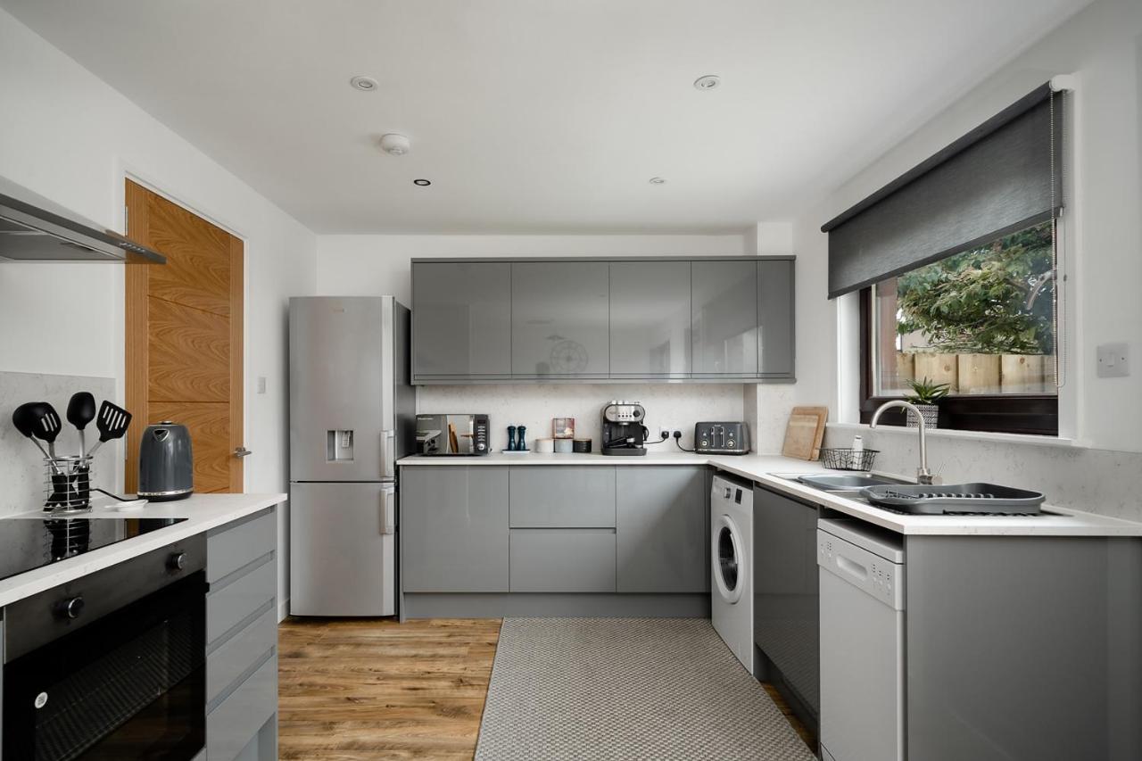Ness Riverfront Holiday Home - City Centre Inverness Buitenkant foto