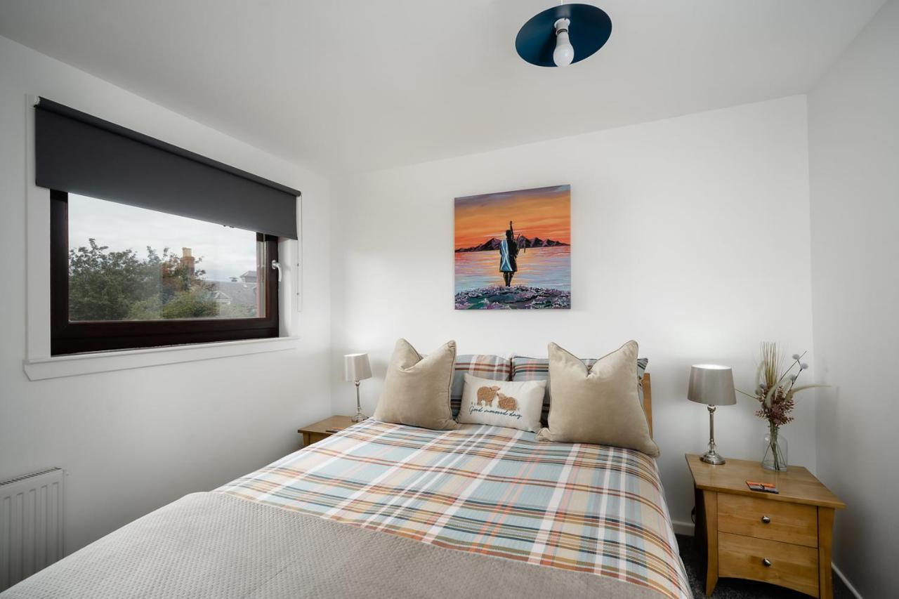 Ness Riverfront Holiday Home - City Centre Inverness Buitenkant foto