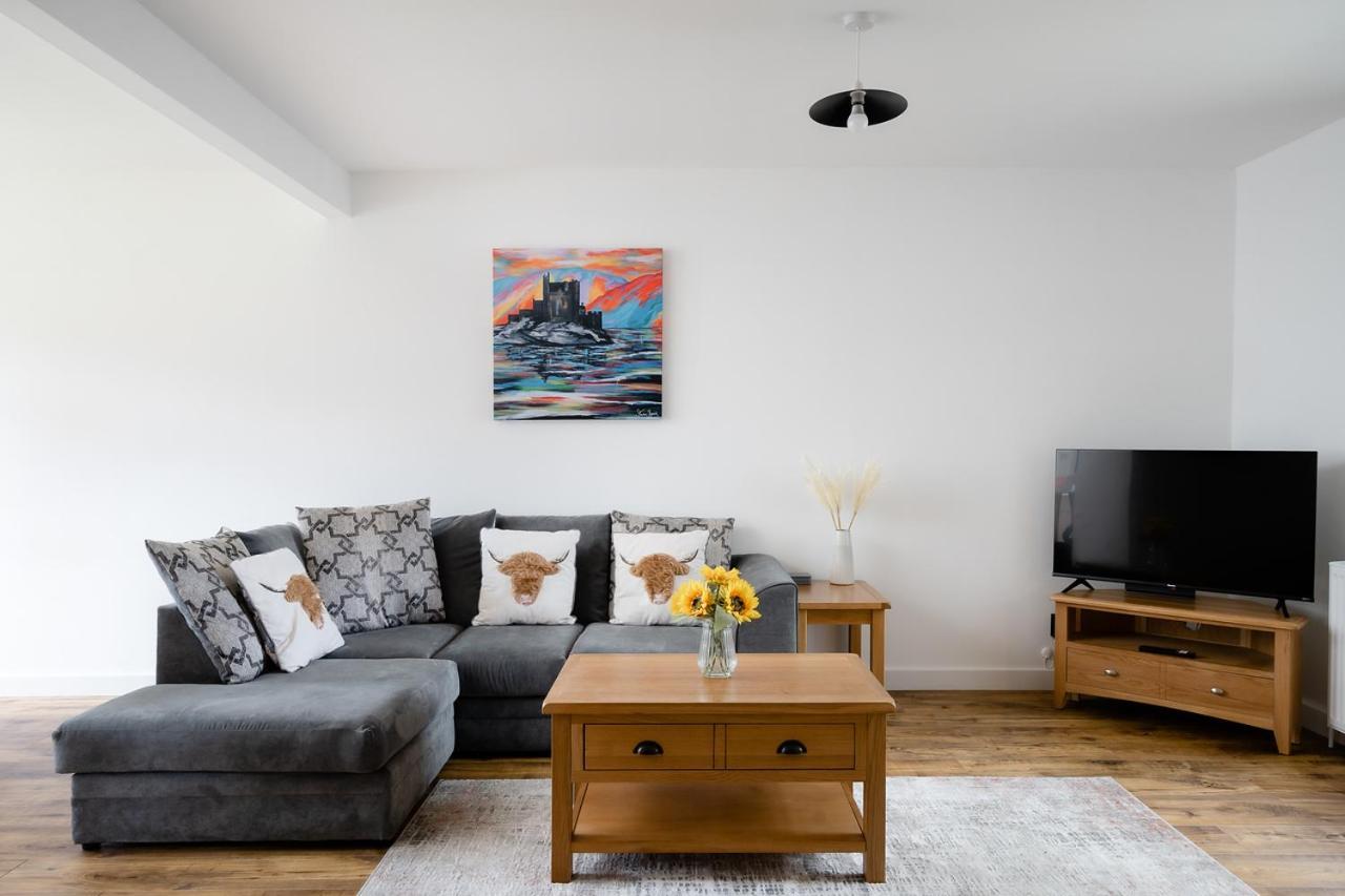 Ness Riverfront Holiday Home - City Centre Inverness Buitenkant foto
