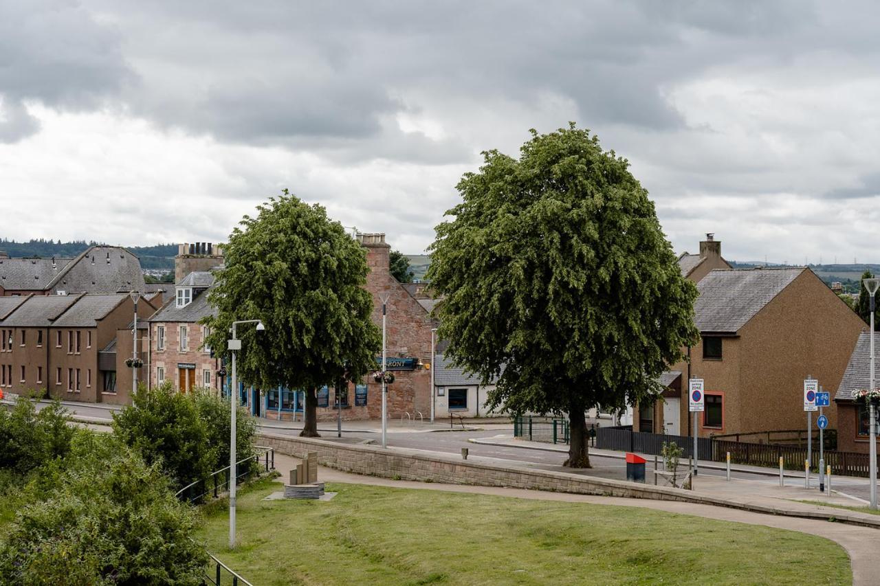 Ness Riverfront Holiday Home - City Centre Inverness Buitenkant foto